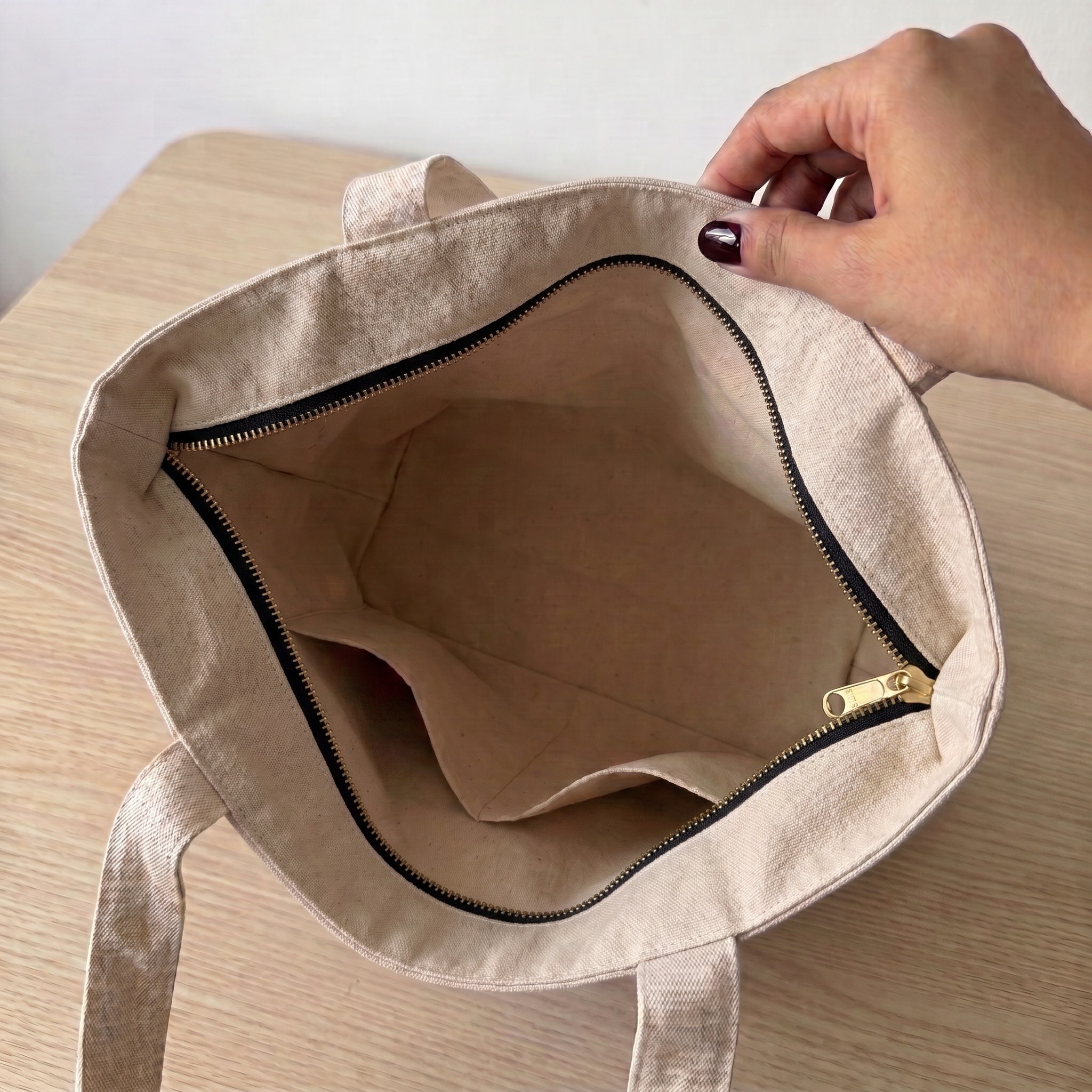Essential Tote – image 0 | Cardle